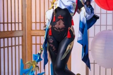 Concept cosplay goi tinh phong cach truong thanh