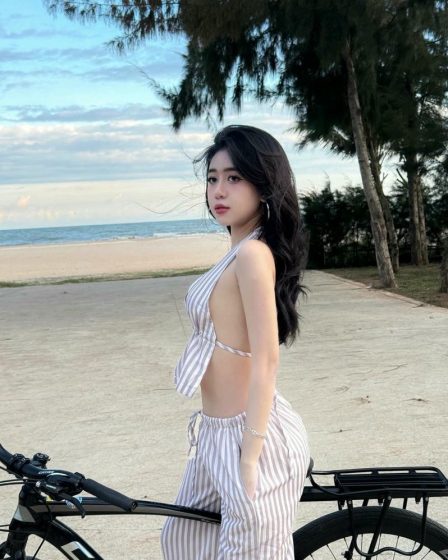 Le Kim Loan bikini than thai tu tin cuon hut