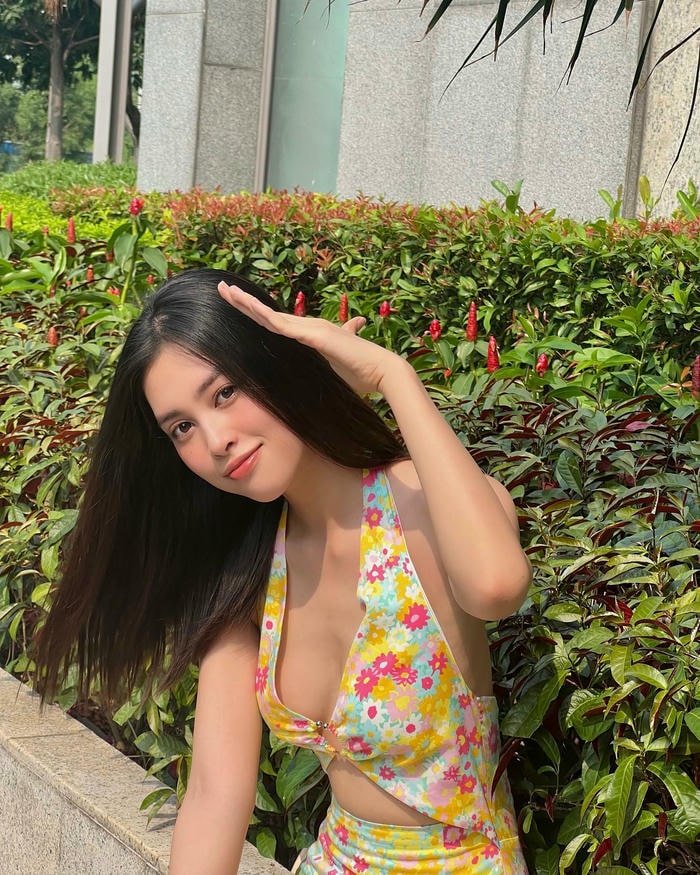 Tiểu Vy bikini 18