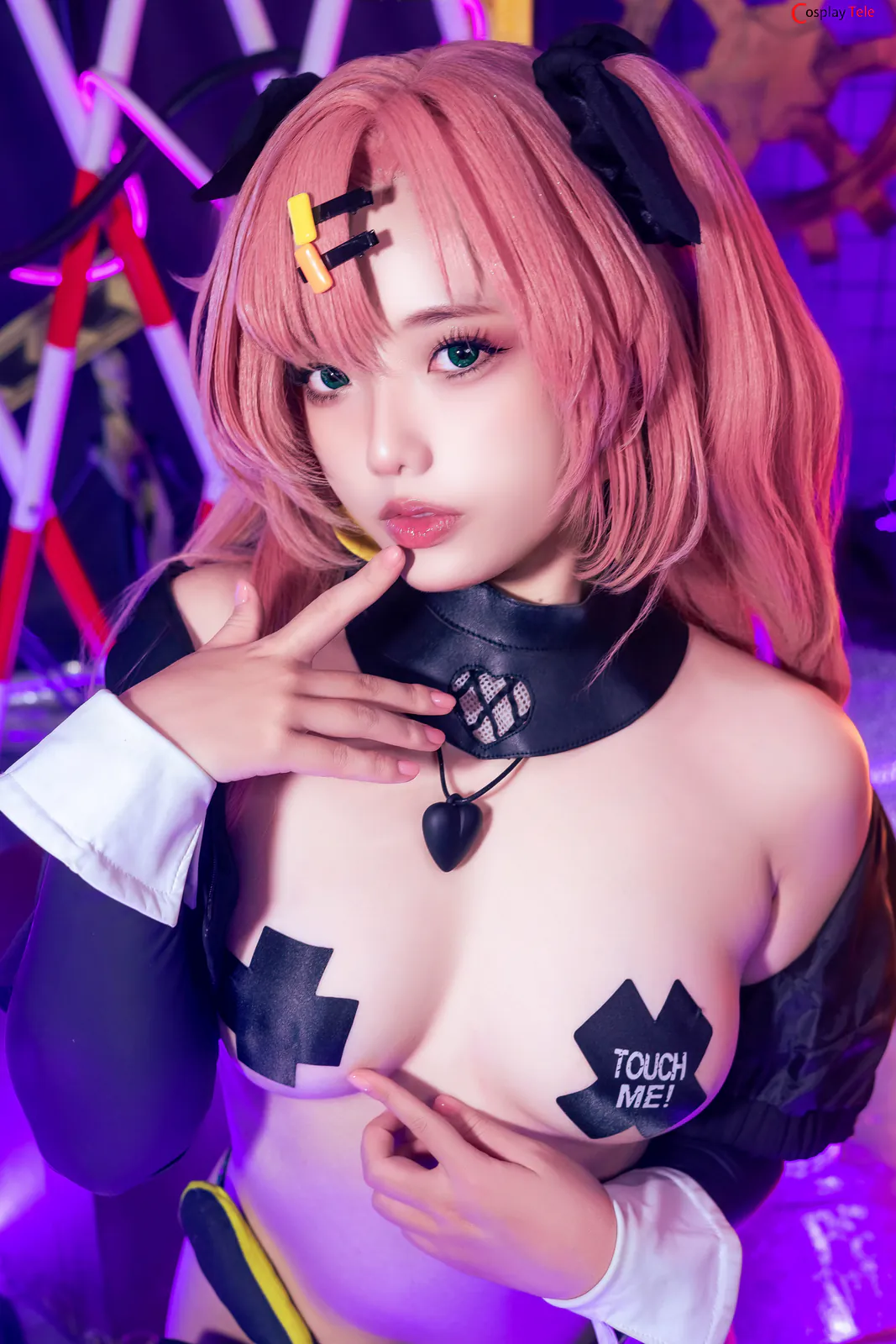 Messie Huang cosplay Nicole Demara 40